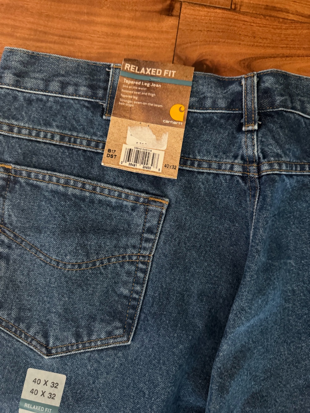 NWT Men’s Carhartt 40x32 Relaxed Fit Tapered Leg Jeans Workwear Outdoorsman - Picture 5 of 6
